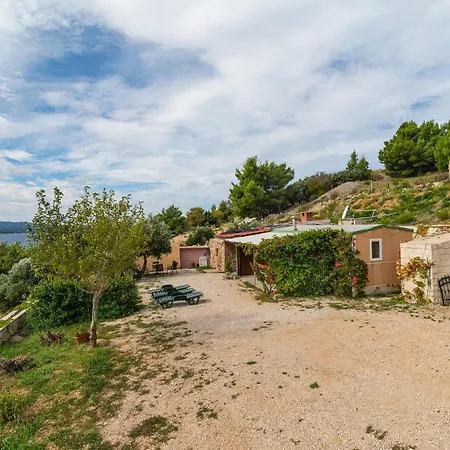 Holiday home Awesome In Nerezisca With Wifi Murvica (Brac)