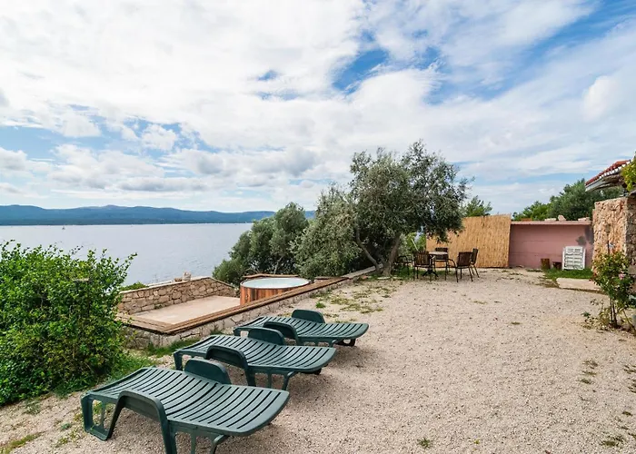 Vikendica Awesome In Nerezisca With Wifi Murvica (Brac)