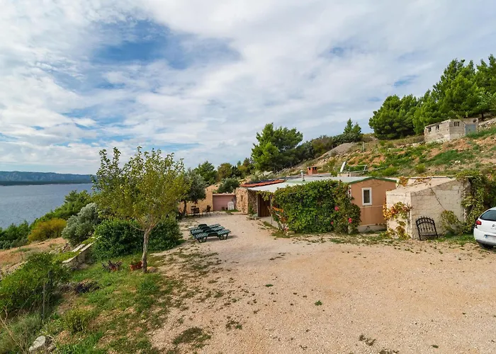 Vikendica Awesome In Nerezisca With Wifi Murvica (Brac)