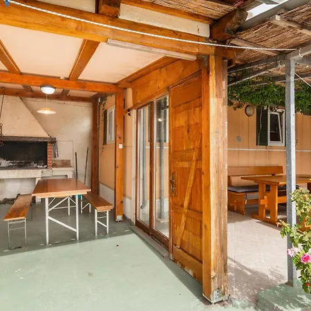 Awesome In Nerezisca With Wifi *